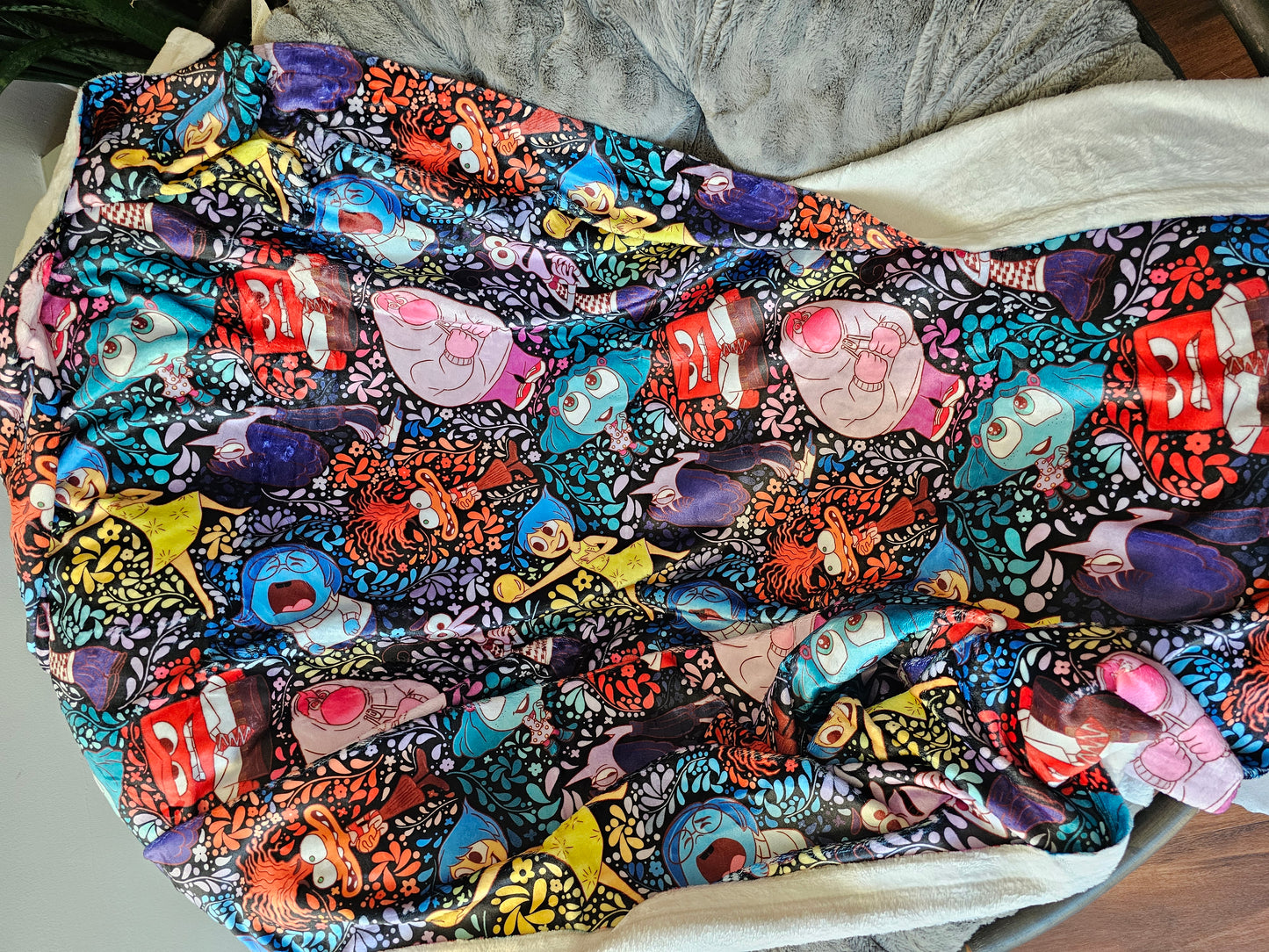 Preorder: emotional floral 50x60 blanket
