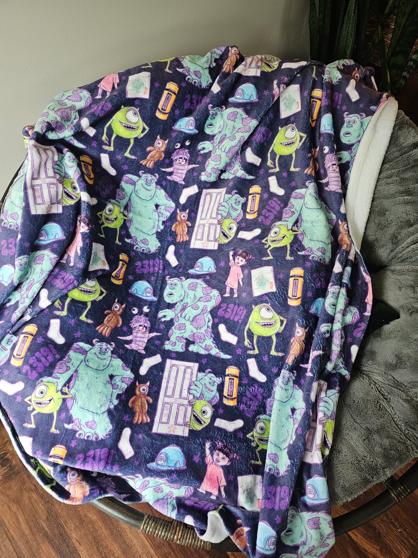 Preorder: kitty! 50x60 blanket