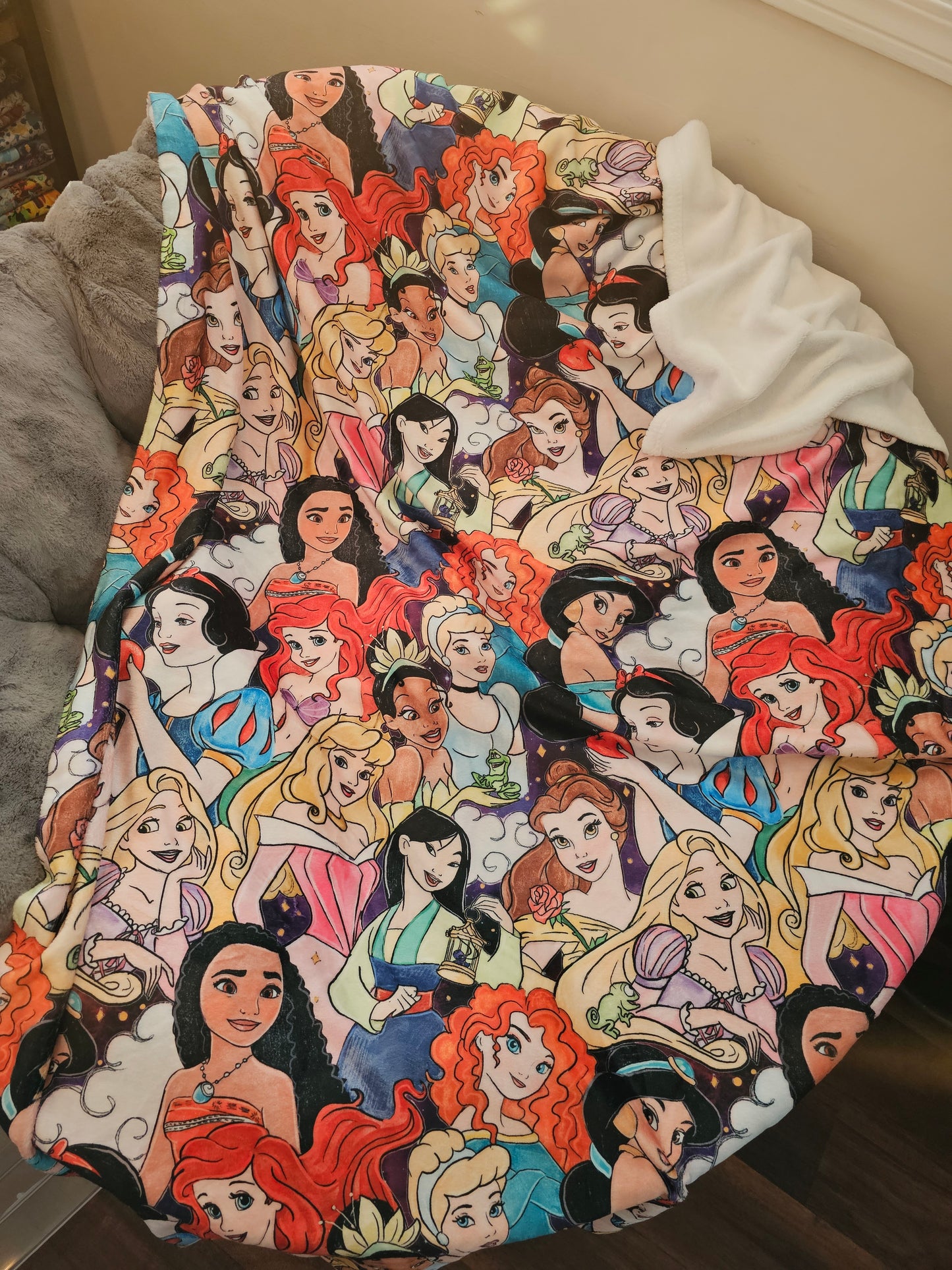 Preorder: princess collage 50x60 blanket