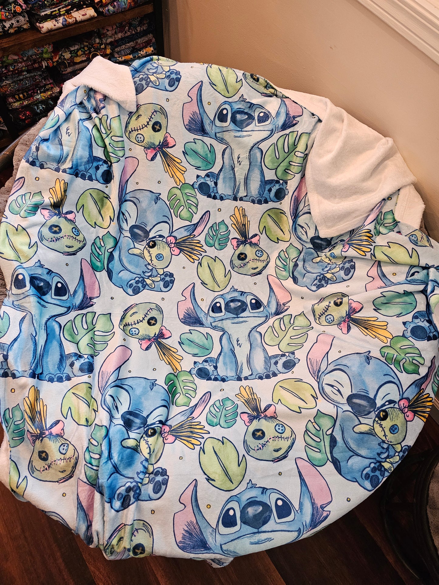 Preorder: tropical blue alien 50x60 blanket