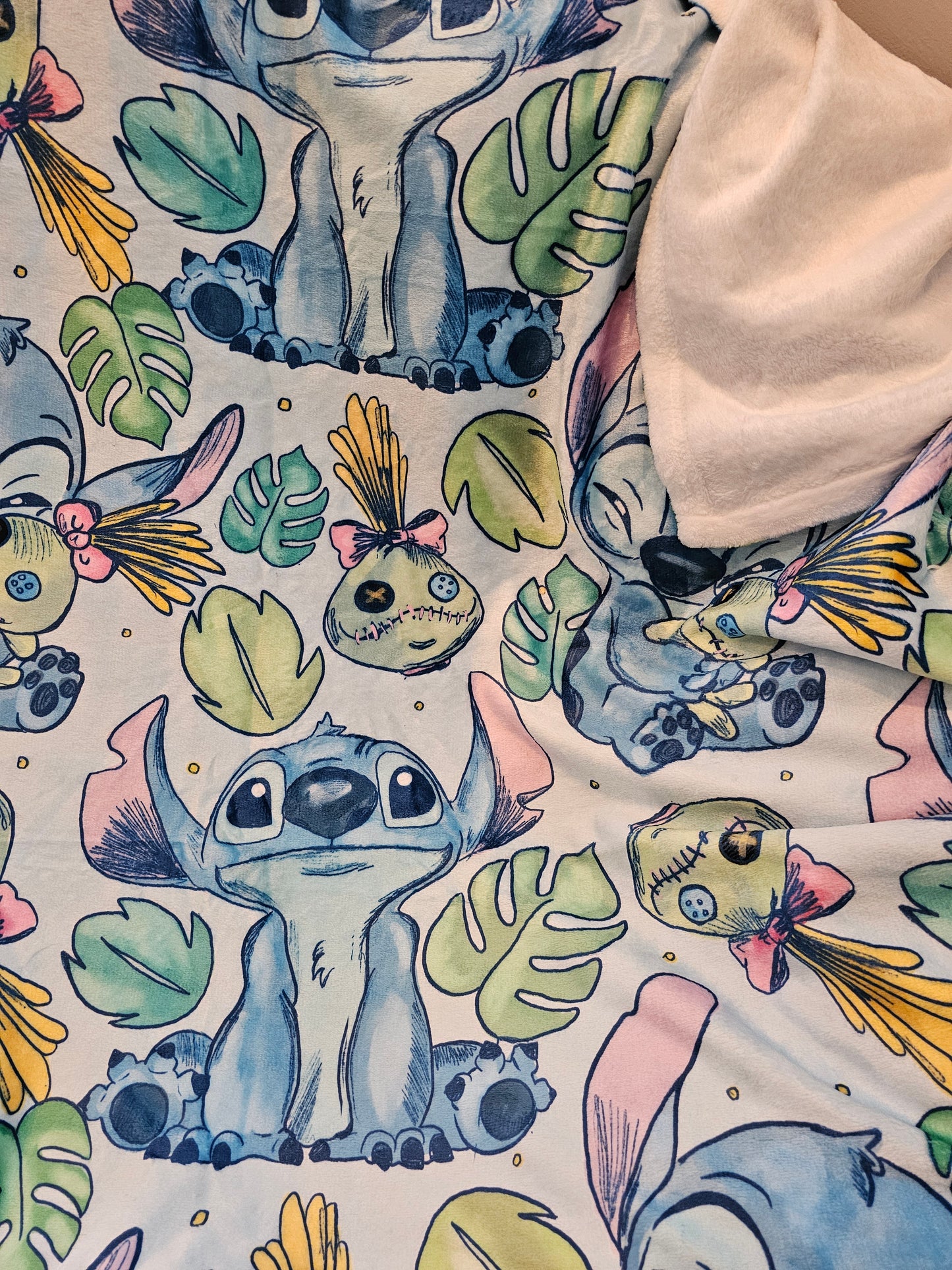 Preorder: tropical blue alien 50x60 blanket