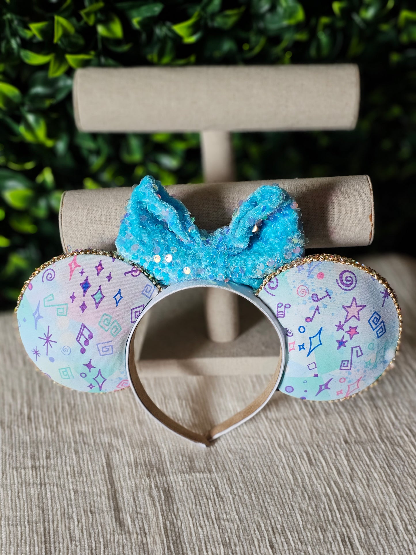 Music note ear headband